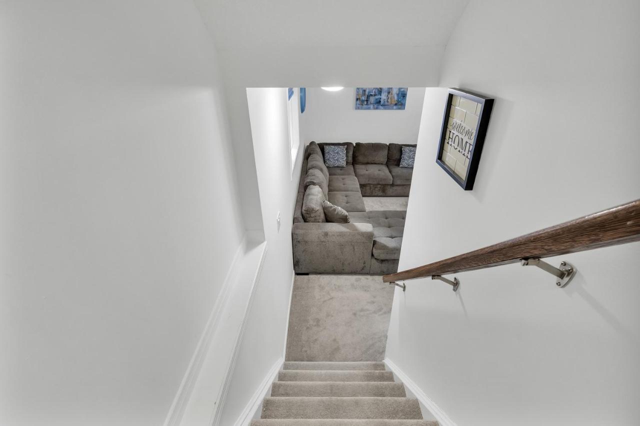 Modern 1 Bedroom + Den In Cambridge Extérieur photo