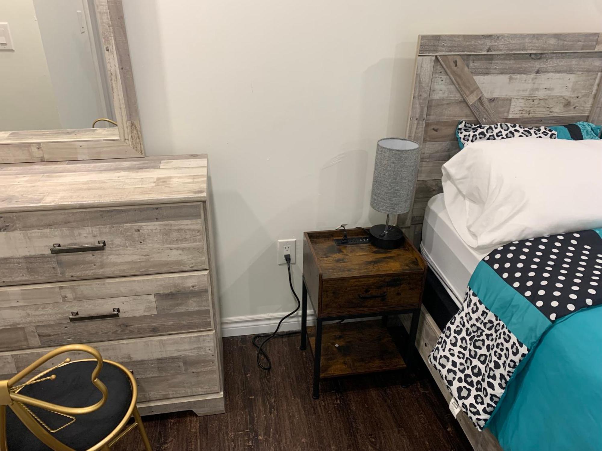 Modern 1 Bedroom + Den In Cambridge Extérieur photo